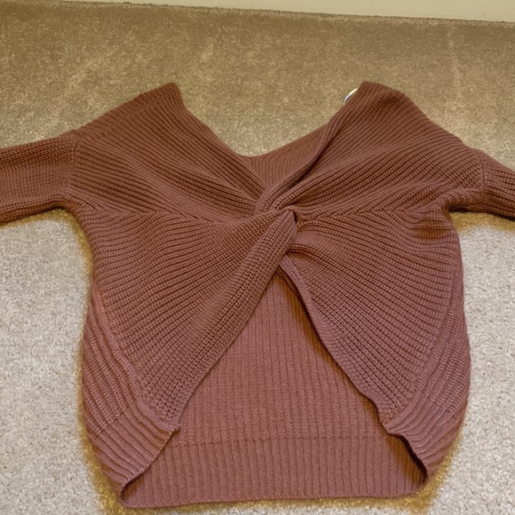 Open back sweater - Picture 2 of 3